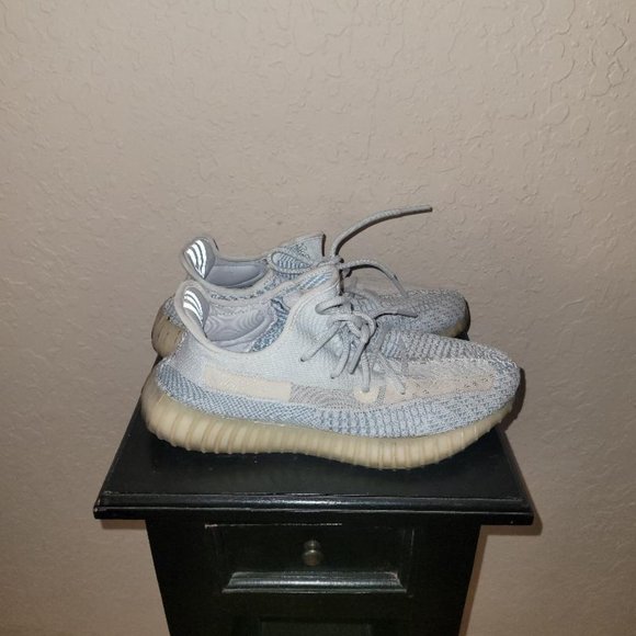 Adidas YEEZY BOOST 350 V2 - Picture 4 of 6
